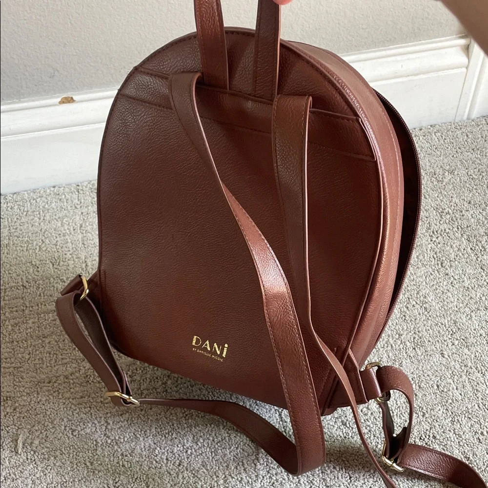 Danielle Nicole Brown backpack and wallet - Picture 11 of 14